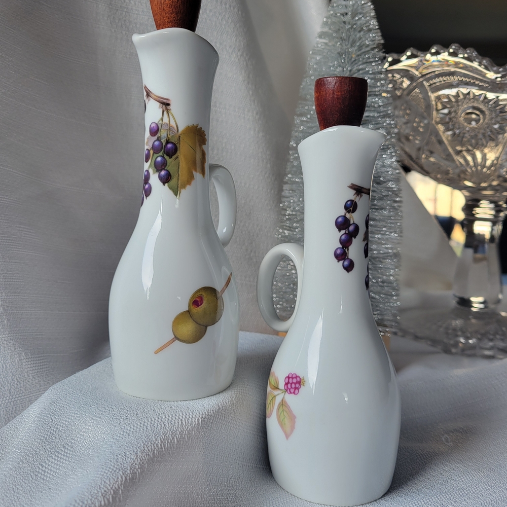 Royal Worcester Evesham Fine Porcelain Oil & Vinegar Cruet Set.